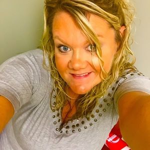 Meet your Posher, Desiree